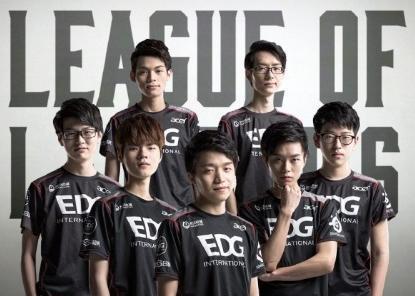 的进攻更具 的进攻更具