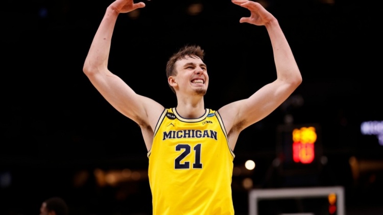 赛引入AV 赛引入AV